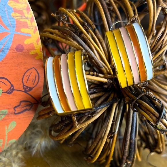 Earrings - Picture 1 of 2